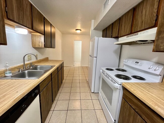 Building Photo - 306 Cougar Ridge