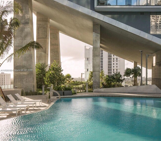 Building Photo - 88 SW 7th St