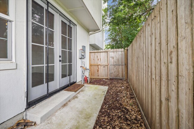 Building Photo - 2509 Dorrington St