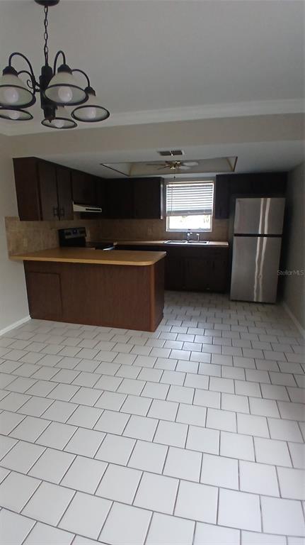 Building Photo - 1374 Giles Ave