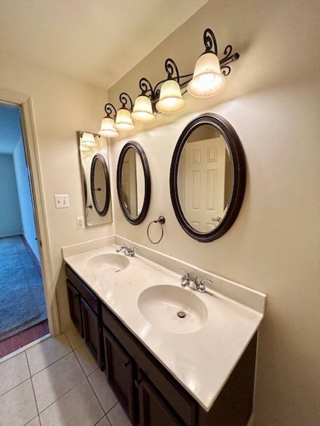 Building Photo - 10714 Kings Riding Way