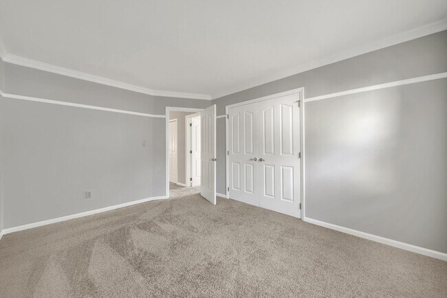 Building Photo - Charming home in South Charlotte