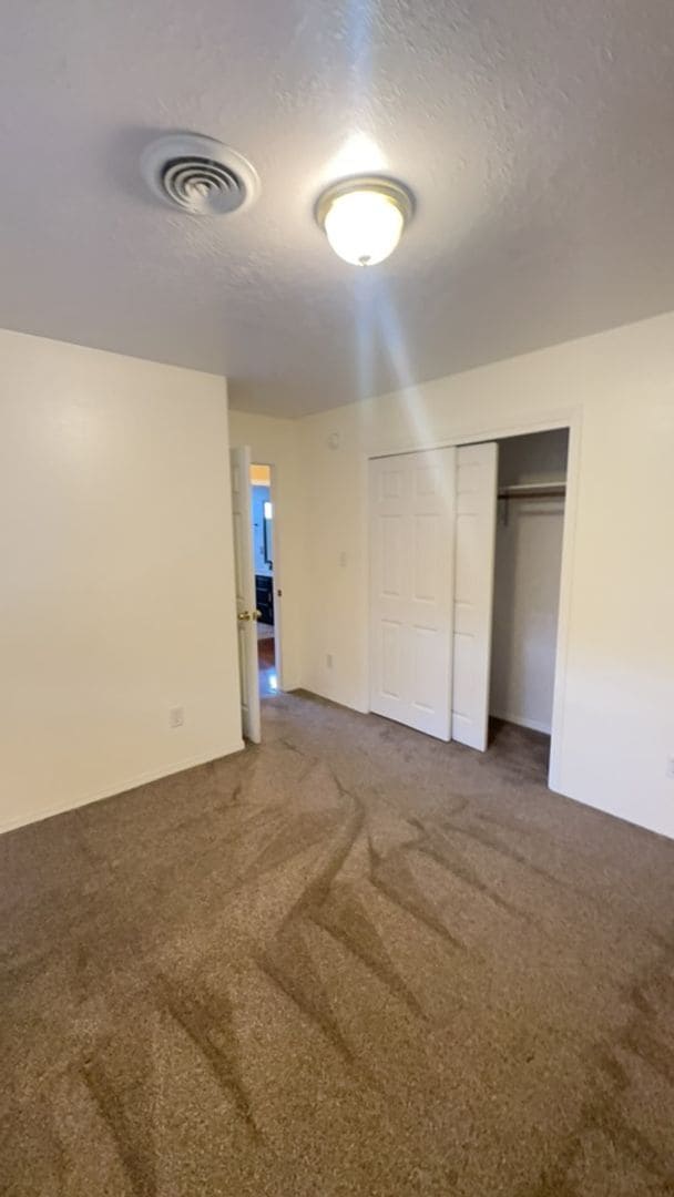 Building Photo - Beautiful 3 Bedroom Home 87402