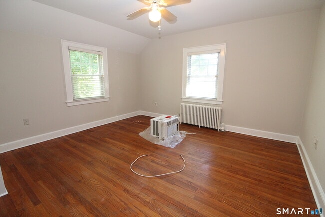 Building Photo - 53 Lilac Ave