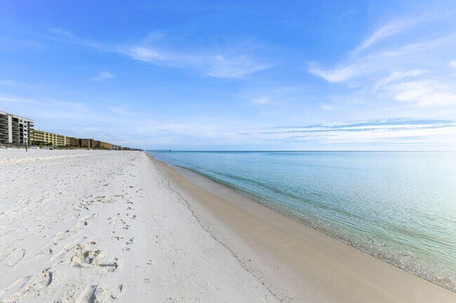 Building Photo - 667 Nautilus Ct