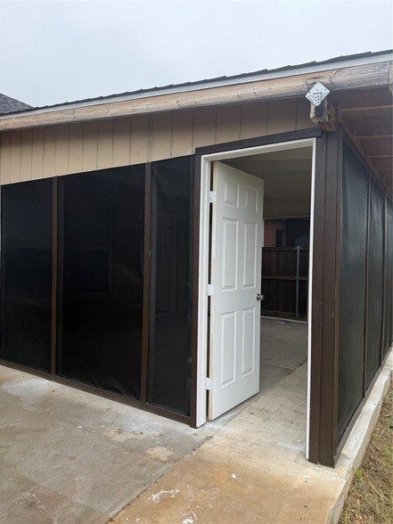 Building Photo - 12404 Coral Dr