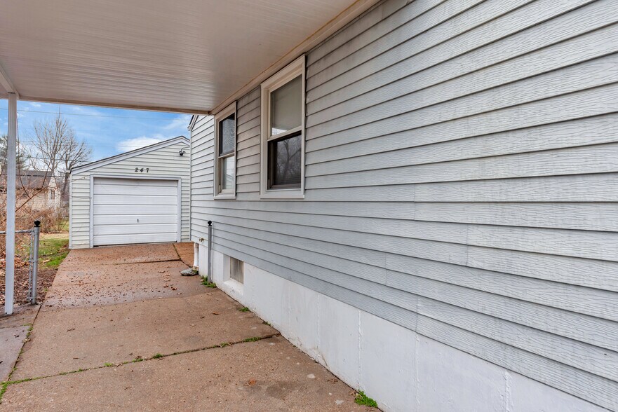 Building Photo - 247 Midlothian Rd