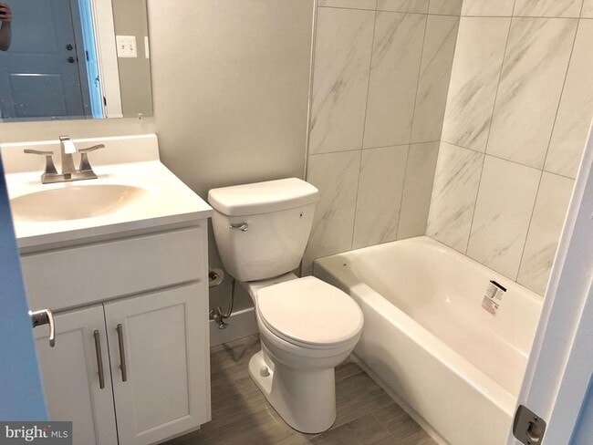 Building Photo - 447 Orange St SE