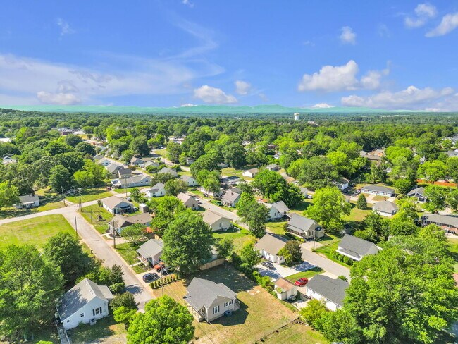 Building Photo - Cozy & Convenient 2BR, 1.5BA Greer Rental Near Downtown! $1,300/mo rent