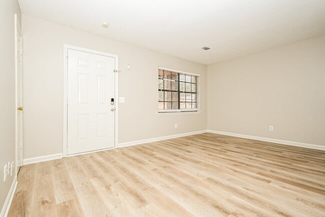 Building Photo - 107 Fairview Pl