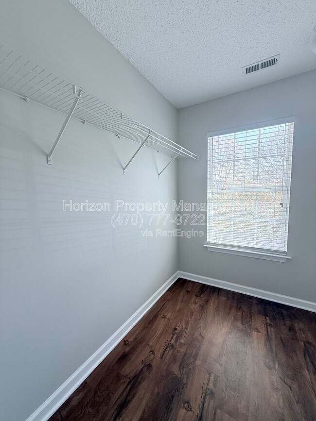 Building Photo - 296 Azalea Cir