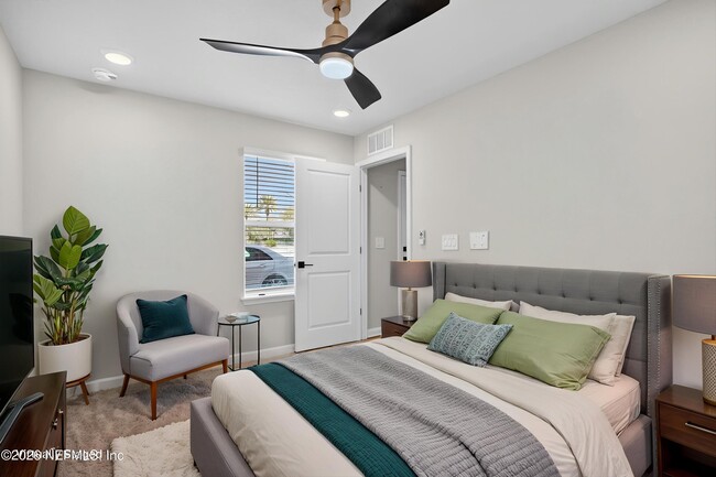 Building Photo - 1093 Farwell St