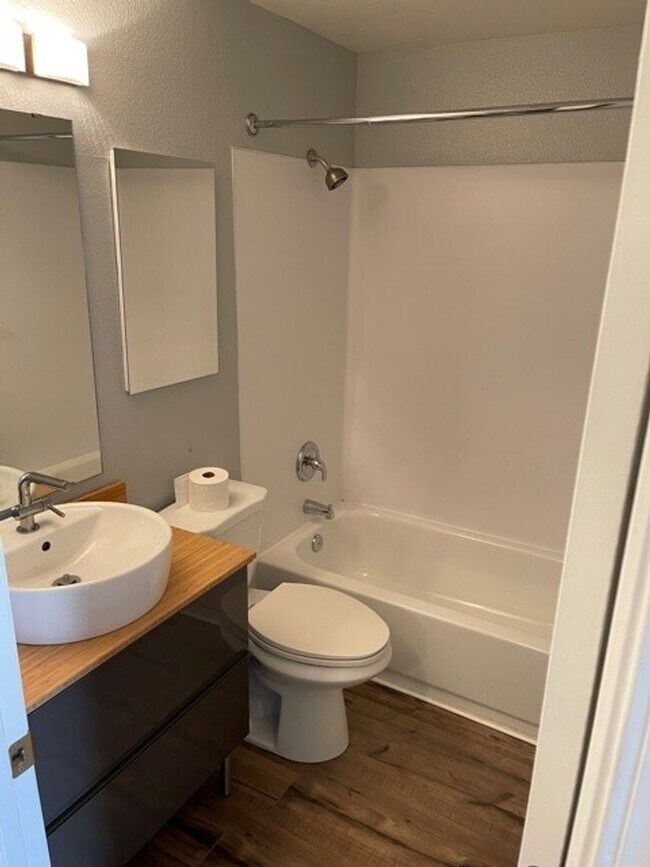 Building Photo - Live in the heart of Capitol Hill in this Completely remodeled studio with high end finishes!