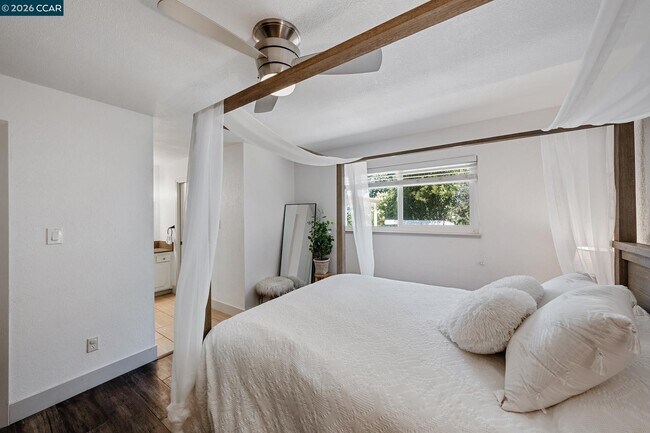 Building Photo - 1208 Roseann Dr