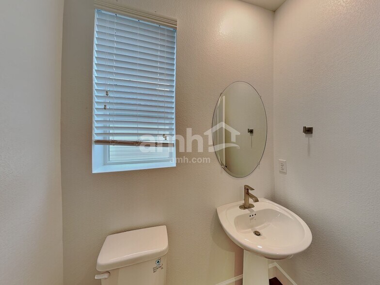 Building Photo - 14982 W 82nd Pl