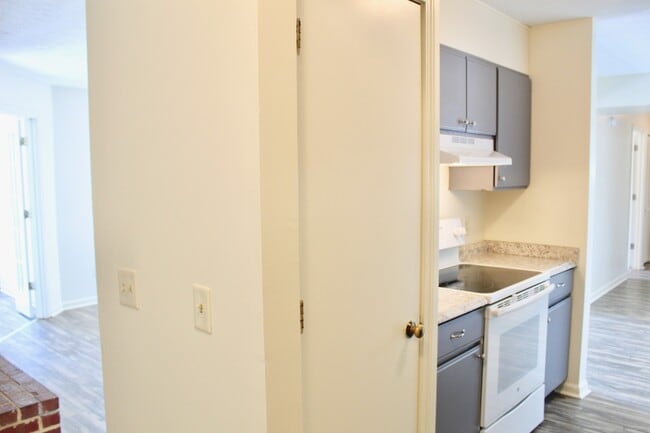 Building Photo - 1030-3 Blue Ridge Dr