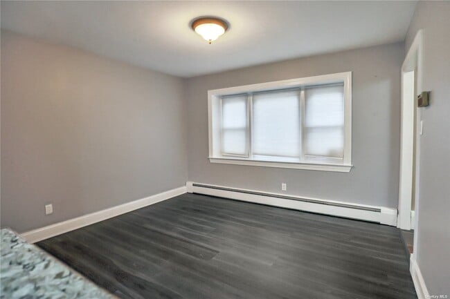 Building Photo - 34 Millbrook Dr