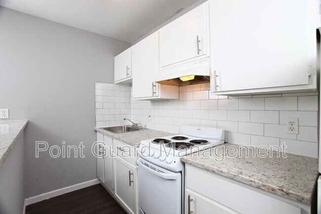 Building Photo - 1212 S. Longfellow