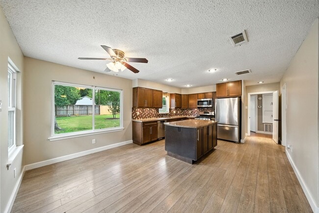 Building Photo - 1714 Parana Dr