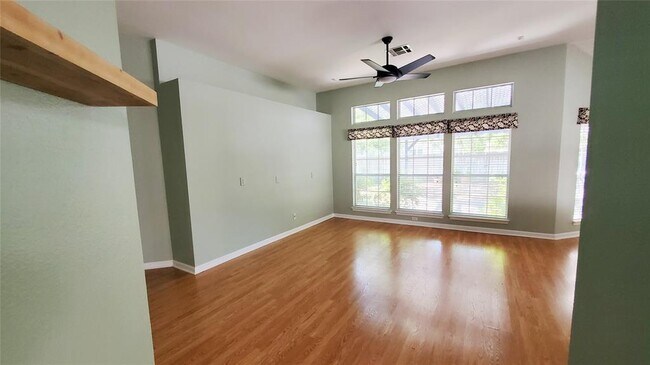 Building Photo - 201 Rio Vista Dr