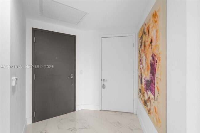 Building Photo - 17111 Biscayne Blvd