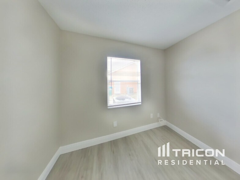 Building Photo - 1297 Voyager St