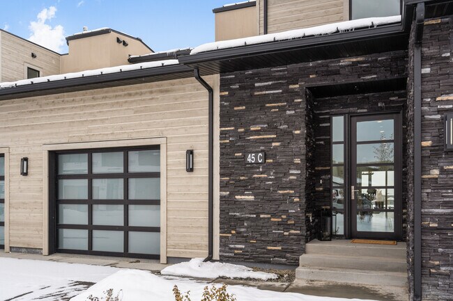 Building Photo - 45 Duckhorn Ln