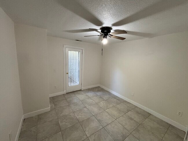 Building Photo - 3303 N Shingle Rd