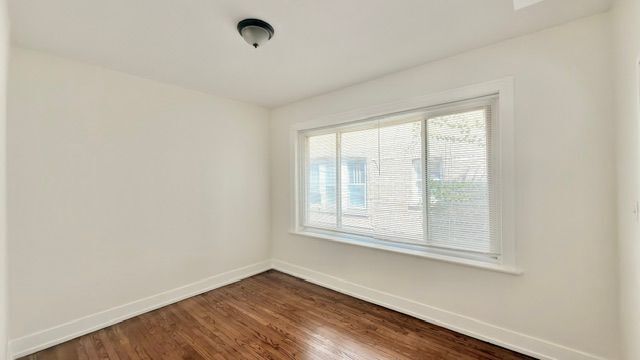 Building Photo - 7831 S Kingston Ave