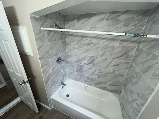 Building Photo - Three Bedroom Bungalow Ready for You