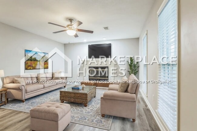 Building Photo - 212 Kemsing Rd