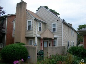 Building Photo - 3516 Grove Ave