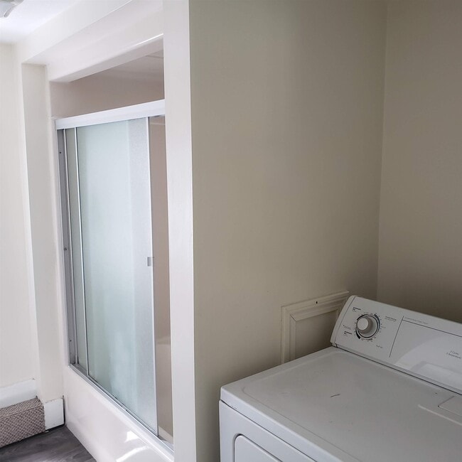 Building Photo - 49 Pine Hill Rd