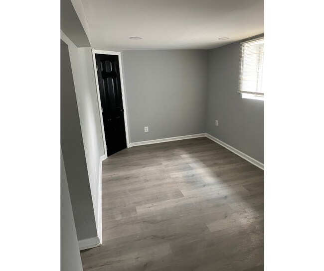 Building Photo - 2933 Presstman St