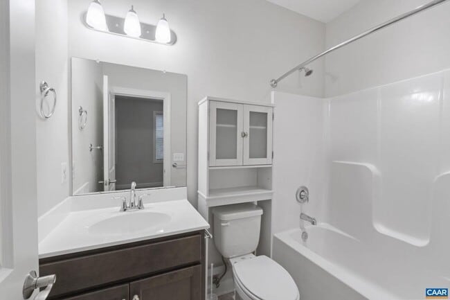 Building Photo - 4 Bedroom 3.5 Bathroom Townhouse with 2 Car Garage - Brownsville Elementary School District