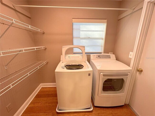 Building Photo - 229 Mark Twain Ln