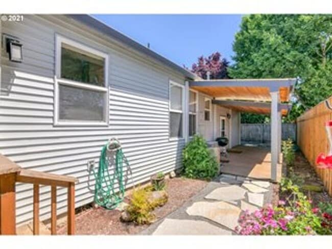 Building Photo - Single Level Home in Glencoe Oaks