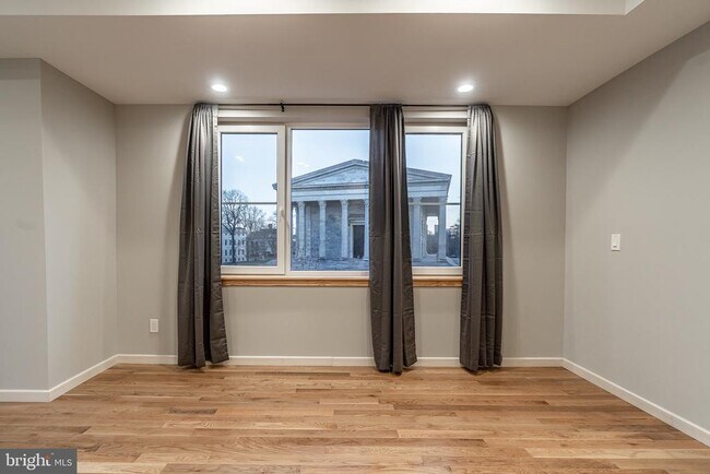 Building Photo - 2045 N College Ave