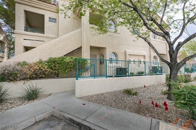 Building Photo - 2251 Wigwam Pkwy