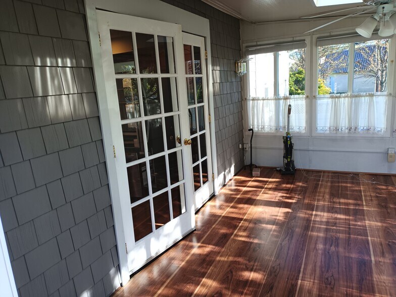 Building Photo - 11 47th St