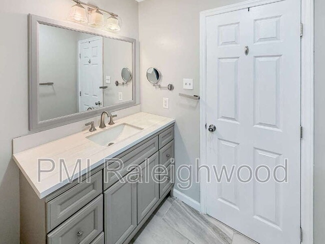 Building Photo - 1275 Teakwood Pl