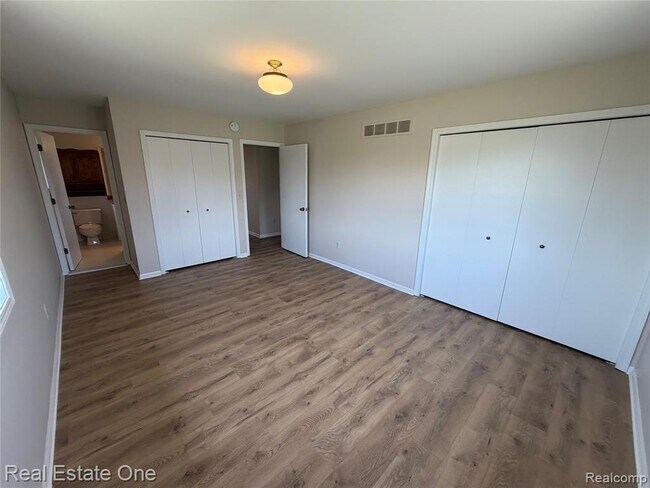 Building Photo - 36552 Melbourne Dr