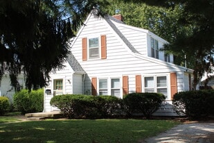 Building Photo - 1312 W Washington St