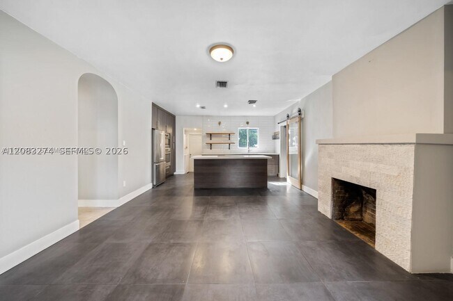 Building Photo - 534 NW 50th St