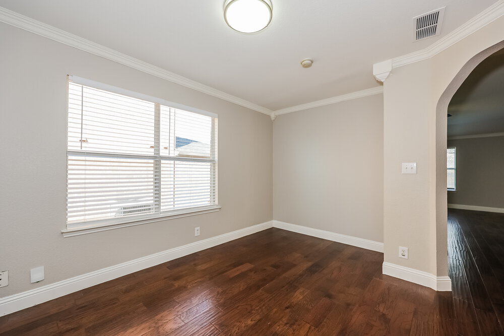 Building Photo - 711 River Run Dr