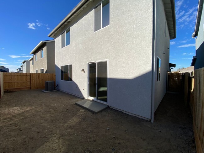 Building Photo - Newly Built in NW Visalia near Shannon Ranch!