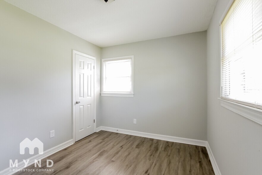 Building Photo - 3624 Somerset Dr