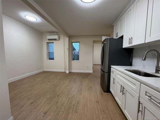 Building Photo - 1733 Zerega Ave