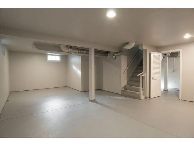 Building Photo - 3507 N Logan Ave