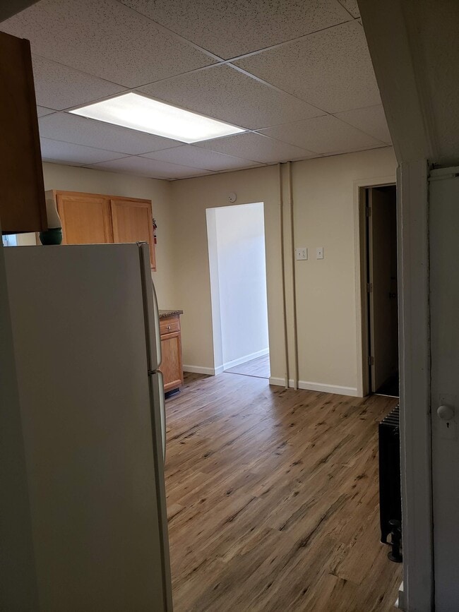 Building Photo - 413 1st St